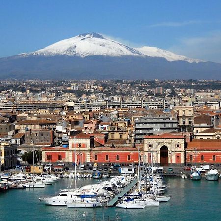 Bastiano'S Rooms Catania Bagian luar foto