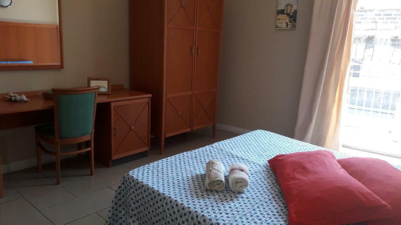 Bastiano'S Rooms Catania Bagian luar foto