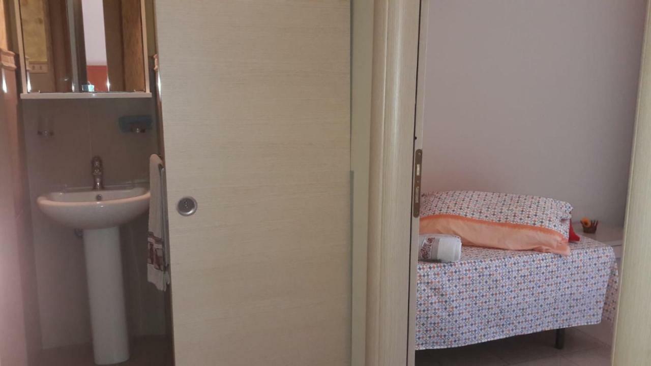 Bastiano'S Rooms Catania Bagian luar foto