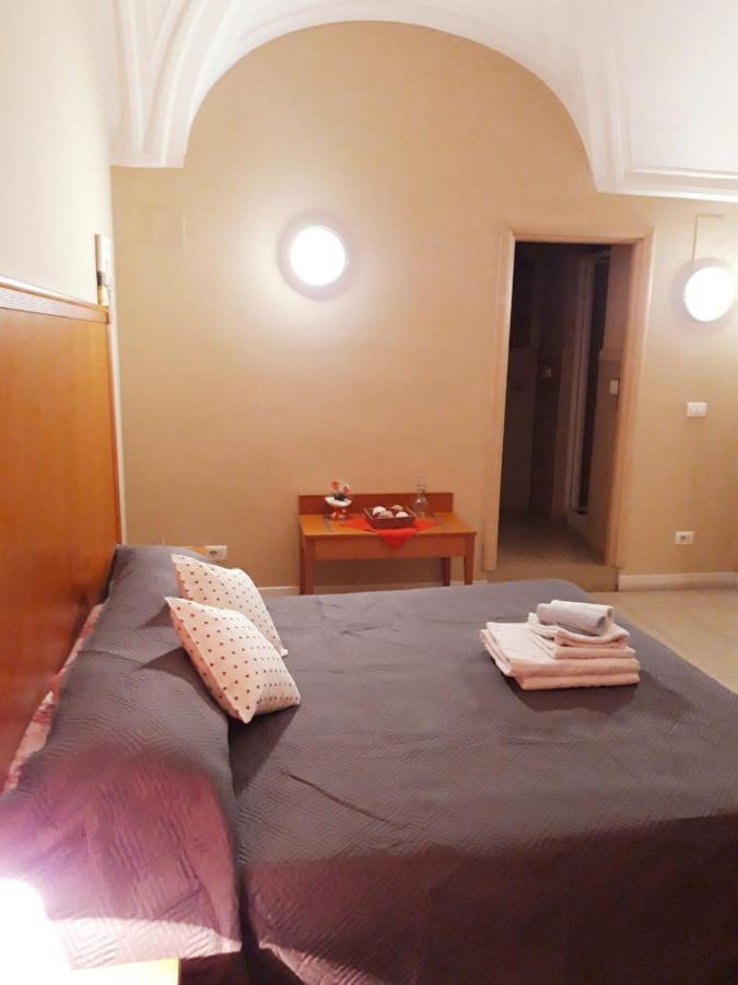 Bastiano'S Rooms Catania Bagian luar foto