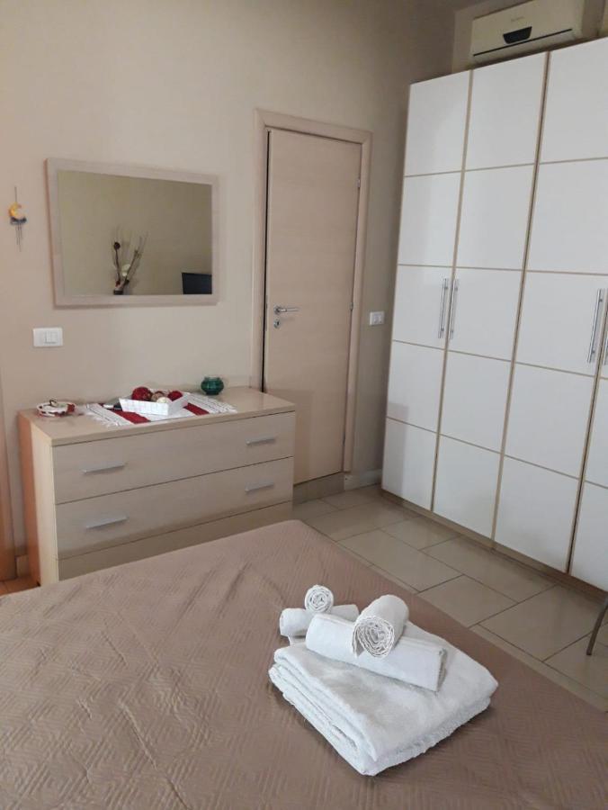 Bastiano'S Rooms Catania Bagian luar foto