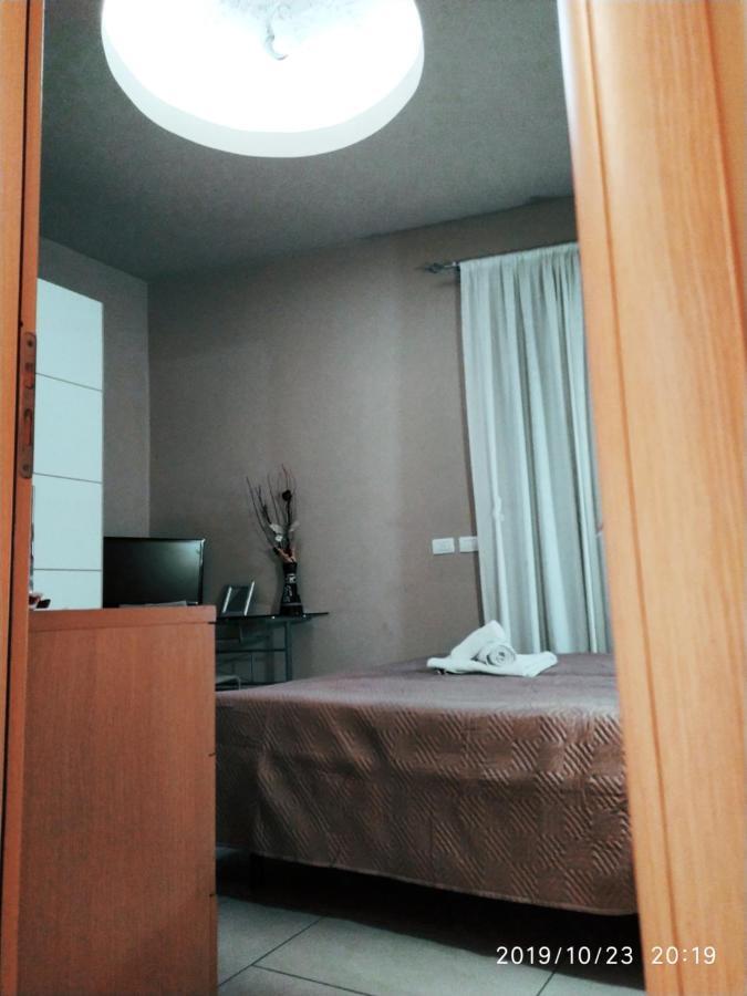 Bastiano'S Rooms Catania Bagian luar foto